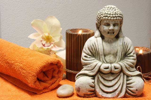 Traditionelle Thaimassage ✓ Kräuterstempel-Massage ✓ Aromaöl-Massage ✓ Fussreflex-Massage ✓ in Petershagen bei Strausberg